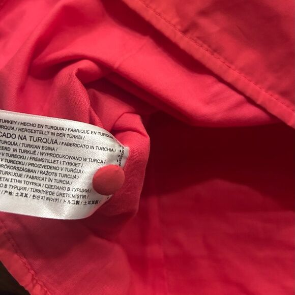 MANGO Tafi Fuchsia Puff Long Sleeve Crop Top Blouse
Size 8 NWOT - Picture 10 of 13